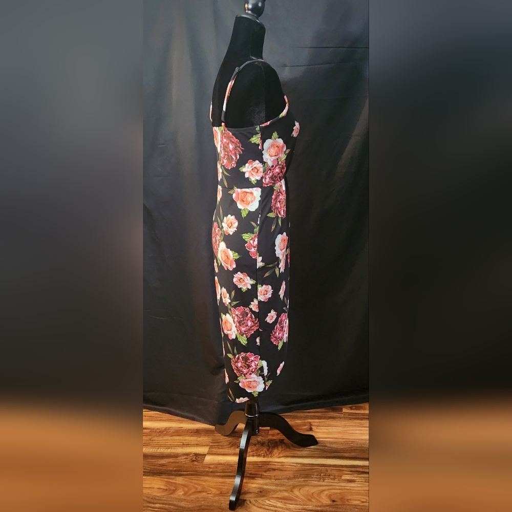 Full Circle Floral Surplice Midi Dress Size M - Picture 7 of 13